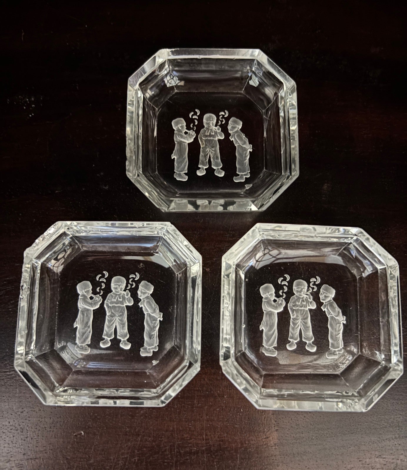 Art Deco Heinrich Hoffmann Intaglio Glass Pin or Ash Trays with Smoking Men