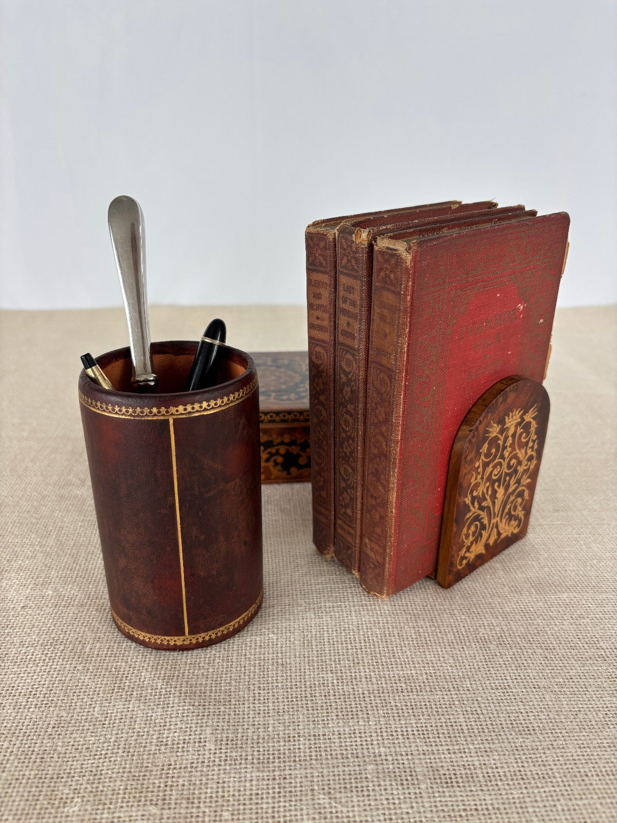 Florentine gold embossed Leather Pen & Pencil Cup