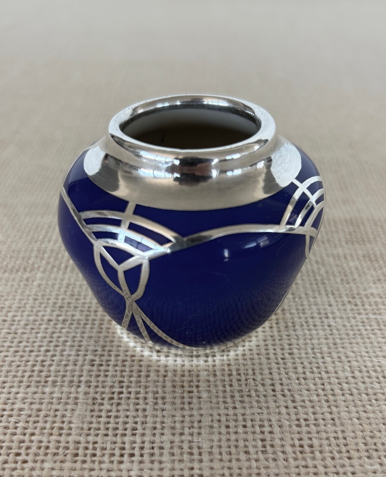 Art Deco Weimar Porzellan Cobalt blue Silver Overlay mini Urn Vase