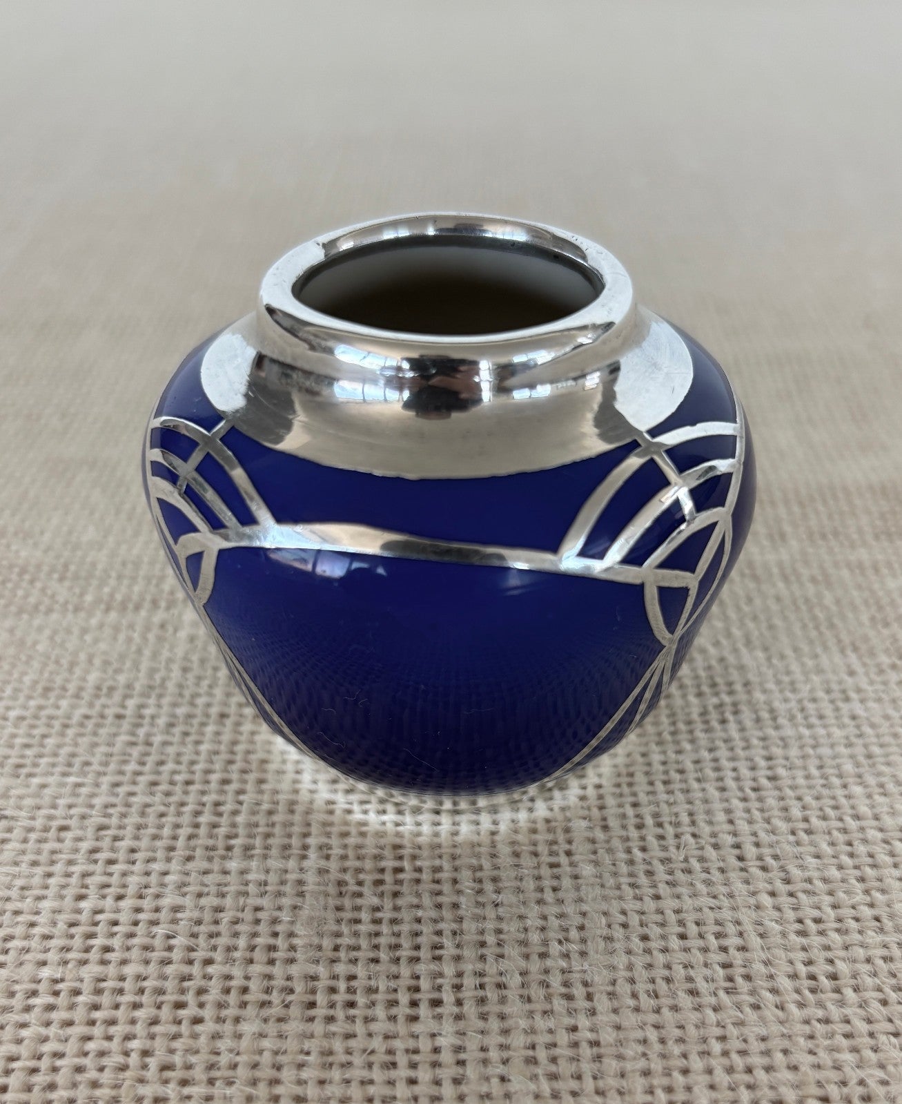 Art Deco Weimar Porzellan Cobalt blue Silver Overlay mini Urn Vase